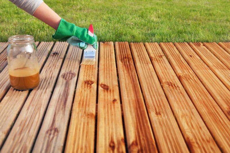 Avoid Winter for Deck Staining